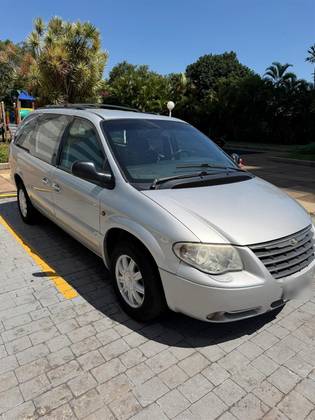 CHRYSLER CARAVAN 3.3 LX 4X2 V6 12V GASOLINA 4P AUTOMÁTICO